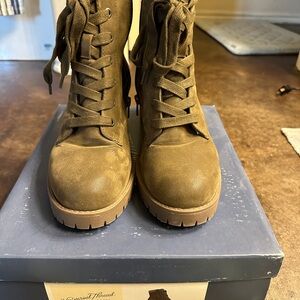 Universal Thread Green Lace-Up Ankle Boots